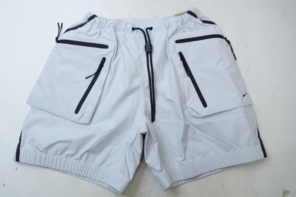 Nike Tech Super Lightweight Shorts Mens XS White Zip Cargo Utility HJ2946-121